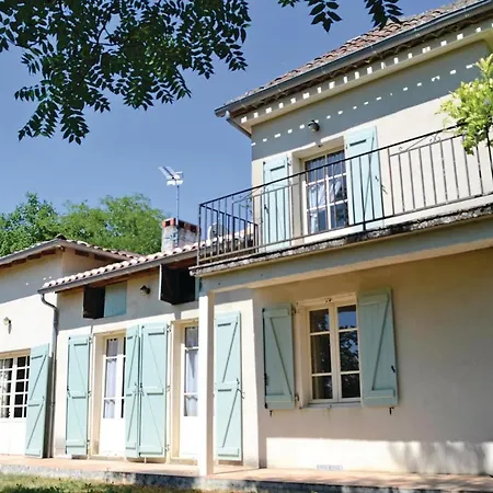 Beautiful In Lacapelette