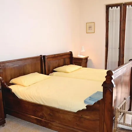 Ferienhaus Beautiful In Lacapelette