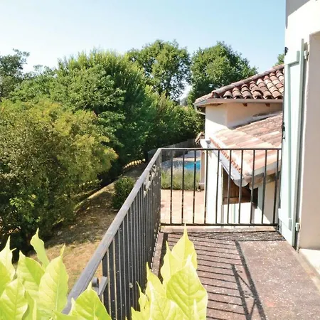 Beautiful In Lacapelette *