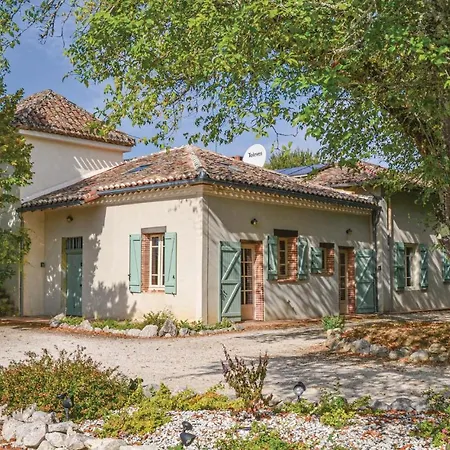 Beautiful In Lacapelette *