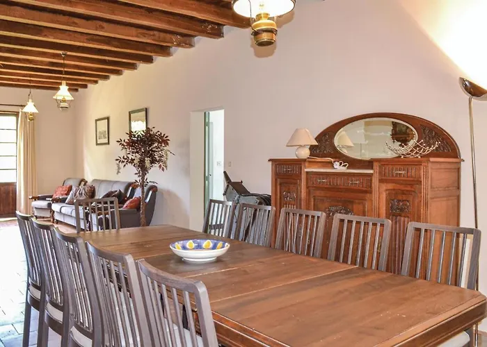 Beautiful In Lacapelette *