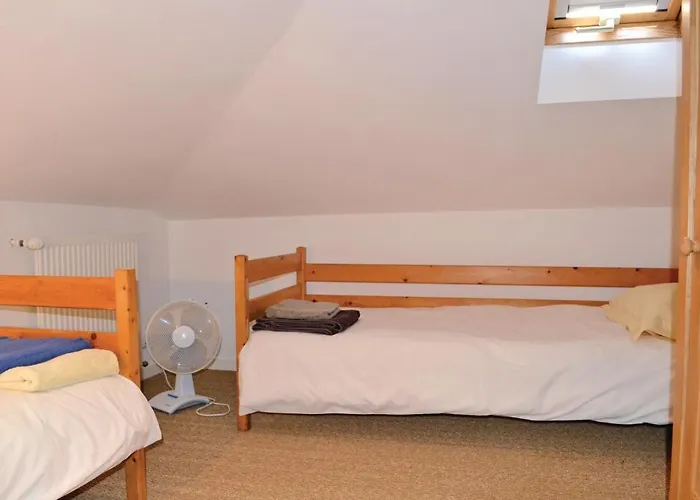 Beautiful In Lacapelette *